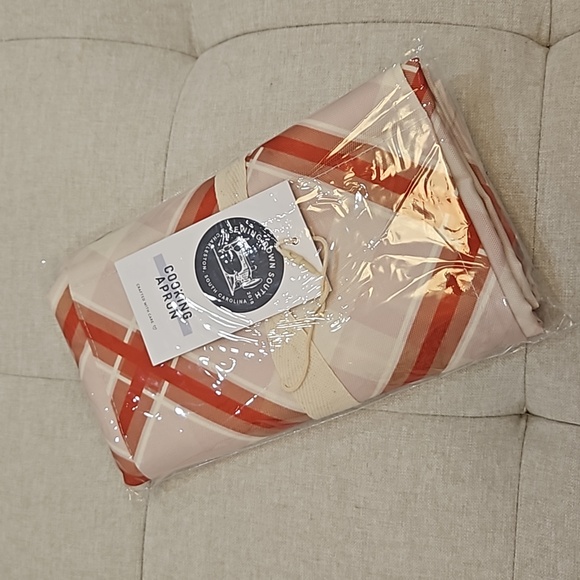 Sewing Down South - Cooking Apron in Perfectly Plaid - Brand New - Picture 7 of 7